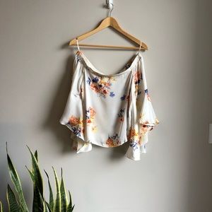 ✨Forever 21 Floral Off-The-Shoulder Top